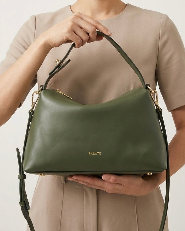 Essence Slouchy Carryall bag