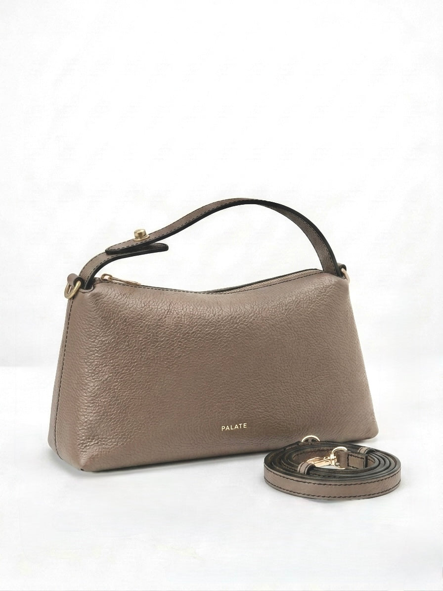 Essence Slouchy Carryall bag