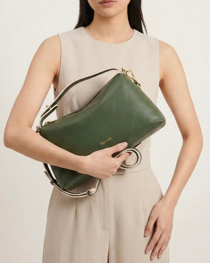 Essence Slouchy Carryall bag